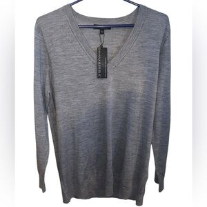 Banana Republic New merino wool v-neck sweater Heather Gray light weight Knit